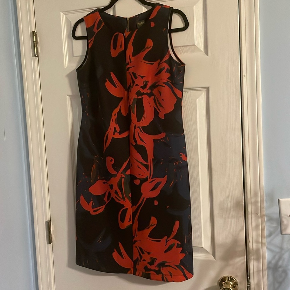 Taylor Floral Dress. Size 6. Good preloved condition.